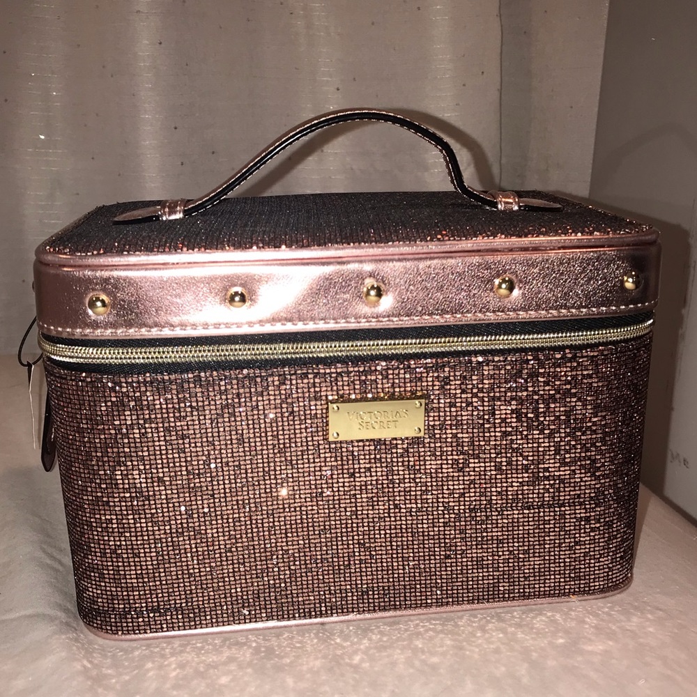 Makeup travel case